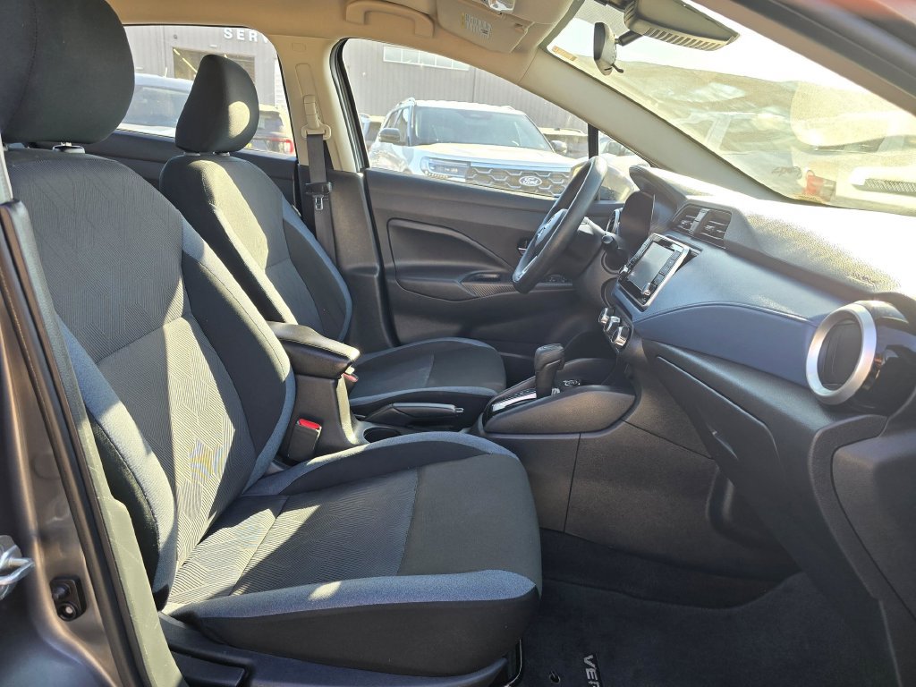 Used 2025 Nissan Versa SV FWD image 15