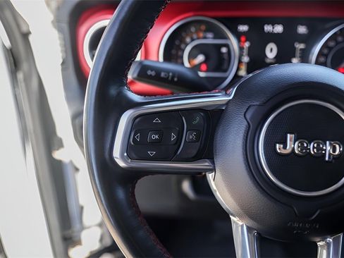 Used 2023 Jeep Gladiator Rubicon w/ Cold Weather Group image 17