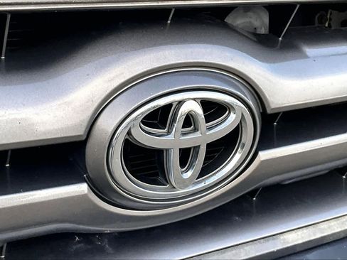 Used 2010 Toyota Tacoma 2WD Regular Cab image 9