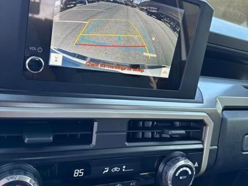 Certified 2025 Toyota Tacoma TRD Off-Road AWD/4WD image 23