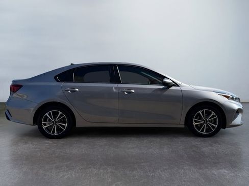 Used 2024 Kia Forte LXS image 4