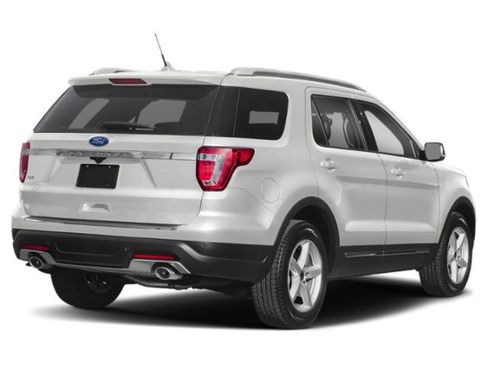 Used 2018 Ford Explorer XLT w/ Equipment Group 202A AWD/4WD image 2