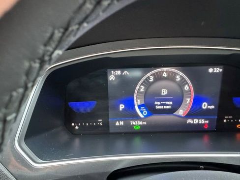 Used 2022 Volkswagen Tiguan SE R-Line image 22