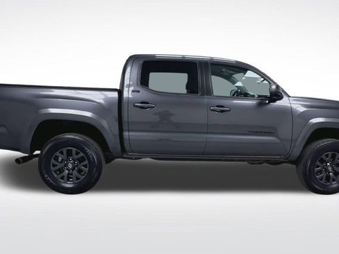 Certified 2023 Toyota Tacoma SR5 w/ Black Out Package (TMS) AWD/4WD image 12