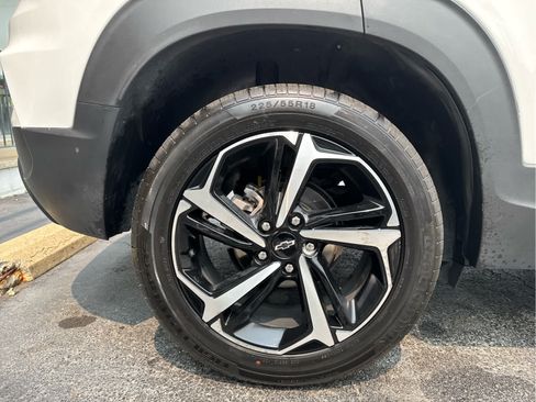 Used 2023 Chevrolet TrailBlazer RS w/ Sun and Liftgate Package AWD/4WD image 18
