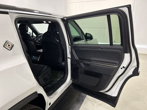 Used 2024 Rivian R1S Adventure AWD/4WD image 19