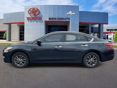 Used 2015 Nissan Altima 2.5 S w/ Special Edition Package FWD image 3