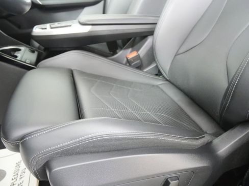 Certified 2025 BMW X1 xDrive28i AWD/4WD image 9