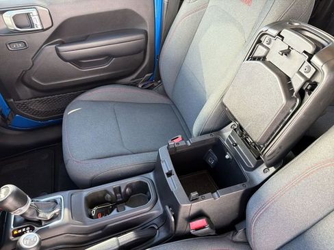 Used 2024 Jeep Wrangler Unlimited Rubicon image 22