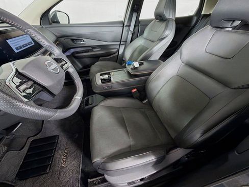 Used 2024 Nissan Ariya AWD image 2
