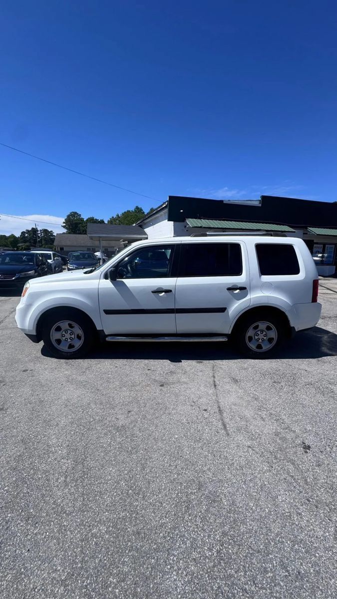 Used 2015 Honda Pilot LX image 3