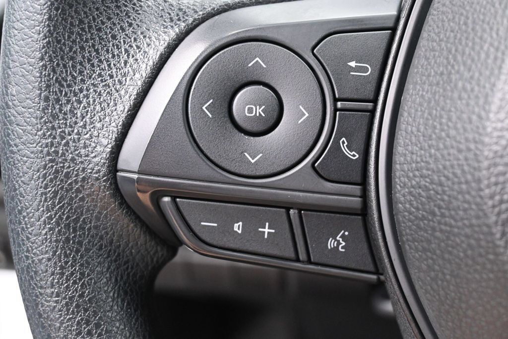 Used 2026 Toyota Corolla LE FWD image 15