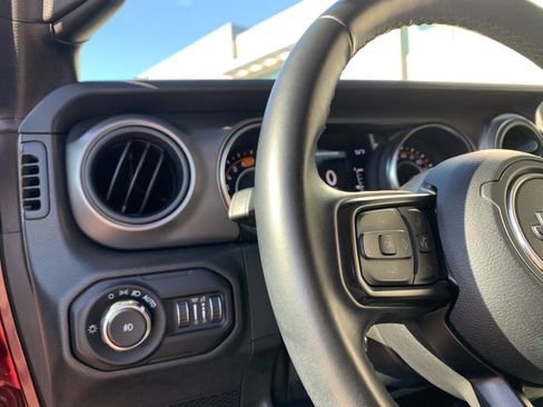 Used 2021 Jeep Wrangler Sport S image 24