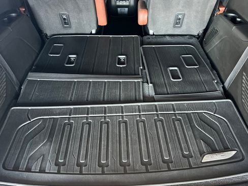 Used 2023 GMC Yukon Denali Ultimate image 15