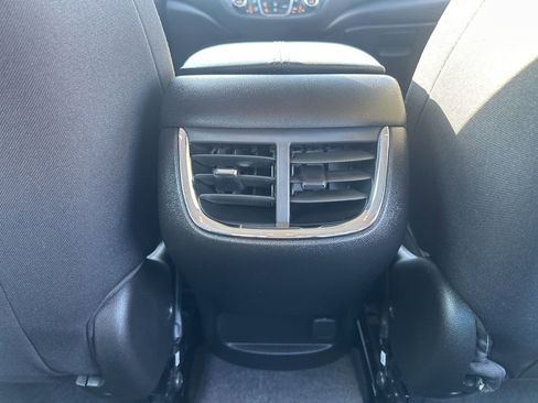 Used 2025 Chevrolet Malibu LT image 48