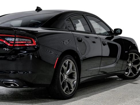 Used 2015 Dodge Charger R/T w/ Plus Group RWD image 13