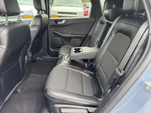 Used 2025 Ford Escape SE FWD image 22