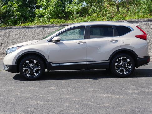 Used 2019 Honda CR-V Touring image 3