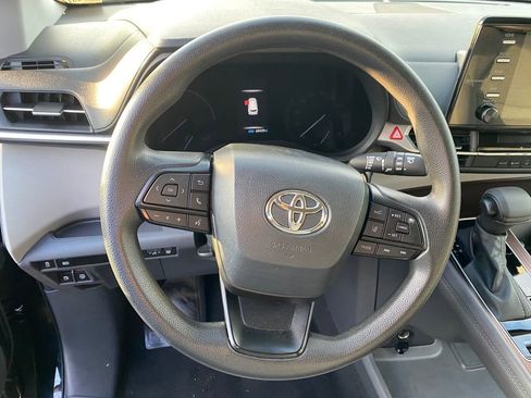 Used 2024 Toyota Sienna LE image 36