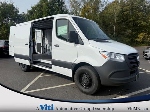 Used 2025 Mercedes-Benz Sprinter 2500 image 19