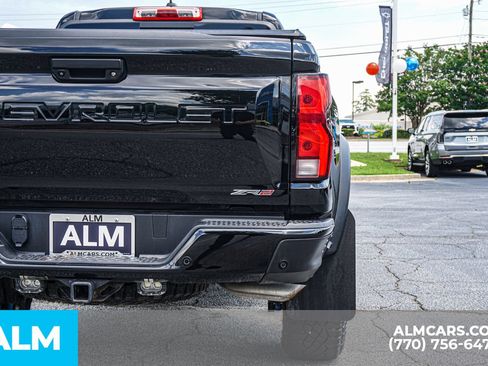 Used 2023 Chevrolet Colorado ZR2 w/ ZR2 Convenience Package III AWD/4WD image 16
