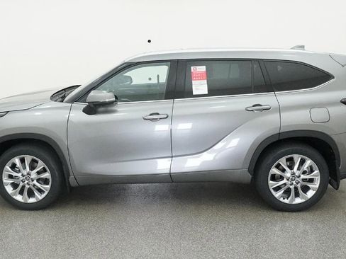 New 2026 Toyota Highlander Limited AWD/4WD image 10