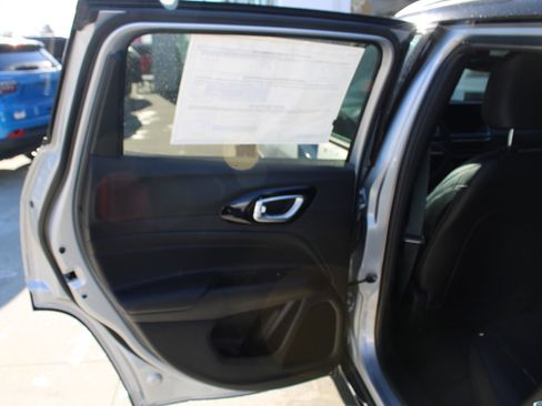 New 2026 Jeep Compass Limited image 38