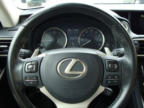 Used 2017 Lexus IS 300 AWD image 16