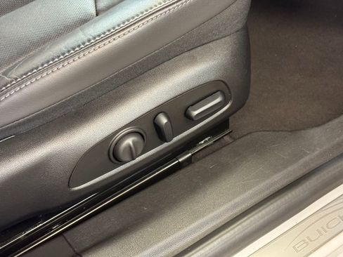 Used 2019 Buick LaCrosse Essence image 29