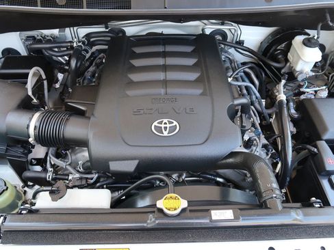 Used 2016 Toyota Sequoia Platinum RWD image 40