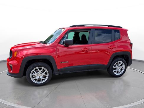 Used 2022 Jeep Renegade Latitude w/ Sun/Sound Group AWD/4WD image 4