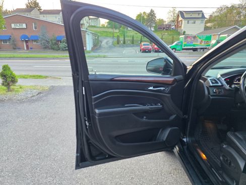 Used 2016 Cadillac SRX Luxury w/ Driver Awareness Package image 10