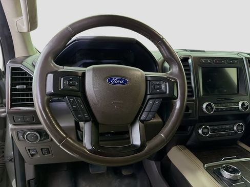 Used 2019 Ford Expedition Limited w/ Equipment Group 302A AWD/4WD image 15
