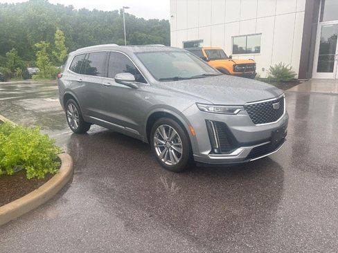 Used 2023 Cadillac XT6 Premium Luxury w/ Technology Package AWD/4WD image 4