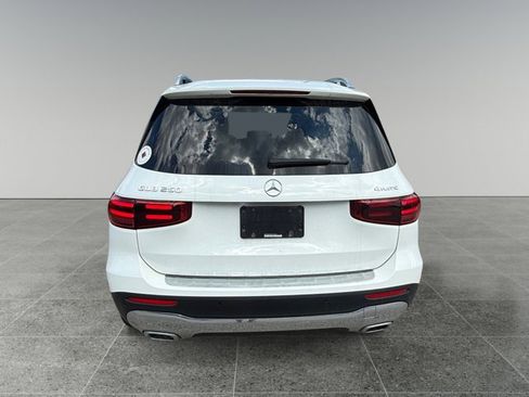 Used 2024 Mercedes-Benz GLB 250 4MATIC image 4
