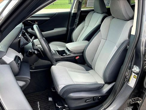 Used 2025 Subaru Outback Premium w/ Popular Package #1A AWD/4WD image 20