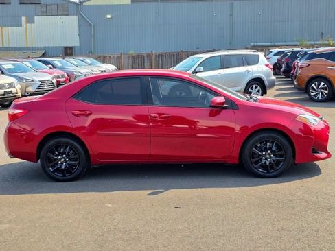 Used 2017 Toyota Corolla LE w/ Carpet Mat Package (TMS) FWD image 14