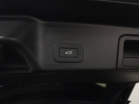 Used 2026 Land Rover Range Rover Evoque S image 7