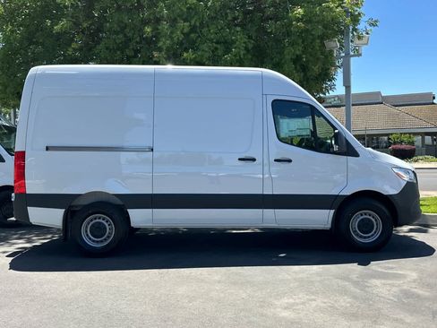 New 2025 Mercedes-Benz Sprinter 2500 image 2
