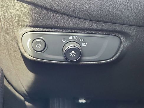 Used 2022 Chevrolet Equinox LT FWD image 17