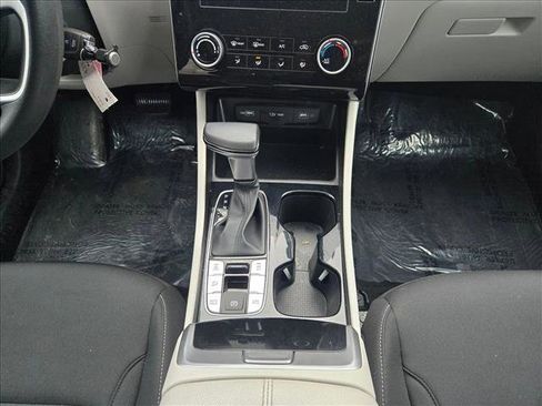 Used 2023 Hyundai Tucson SE image 12