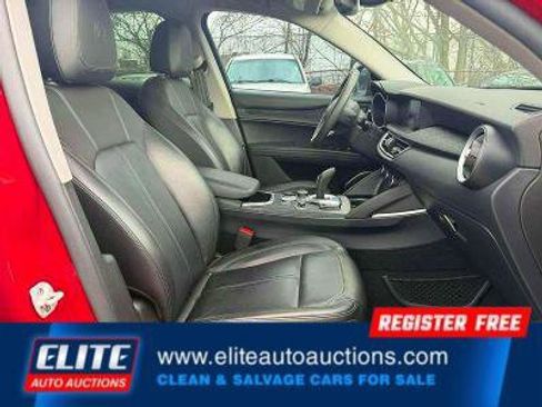 Used 2021 Alfa Romeo Stelvio Sprint AWD/4WD image 9