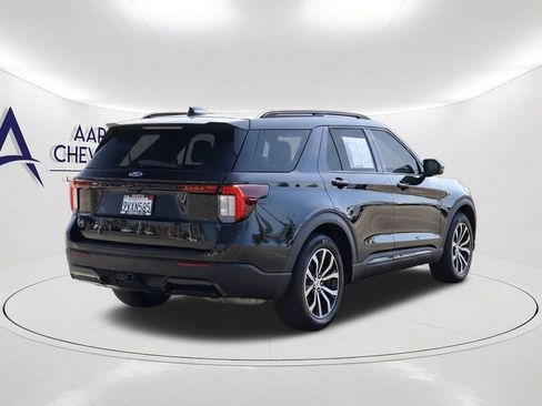Used 2025 Ford Explorer ST-Line w/ Premium Package RWD image 4