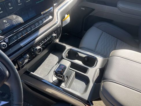 Used 2025 Chevrolet Silverado 1500 ZR2 w/ Technology Package image 19