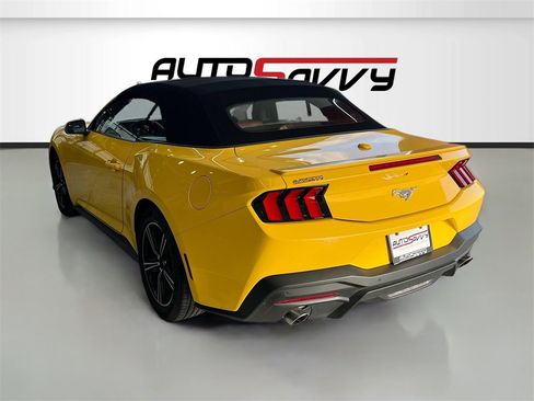 Used 2024 Ford Mustang Premium image 5