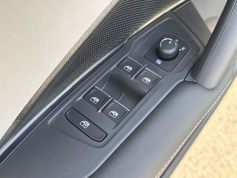 New 2026 Volkswagen Tiguan SE image 25