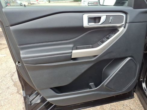 Used 2023 Ford Explorer XLT w/ Equipment Group 202A image 14