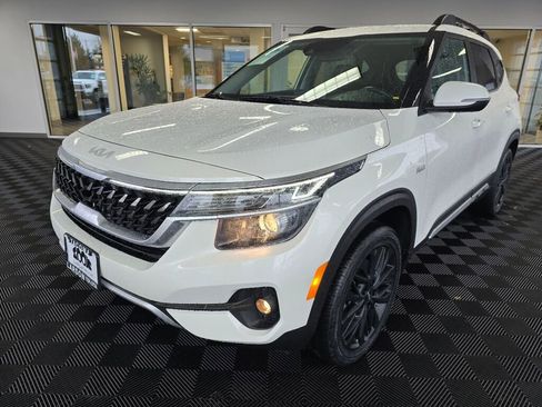 Used 2023 Kia Seltos Nightfall Edition image 7