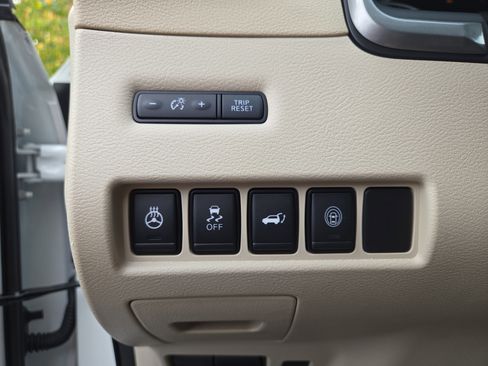 Certified 2024 Nissan Murano Platinum w/ Cargo Package image 17