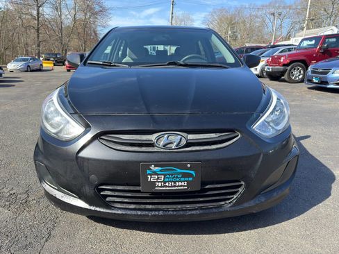 Used 2017 Hyundai Accent SE FWD image 2